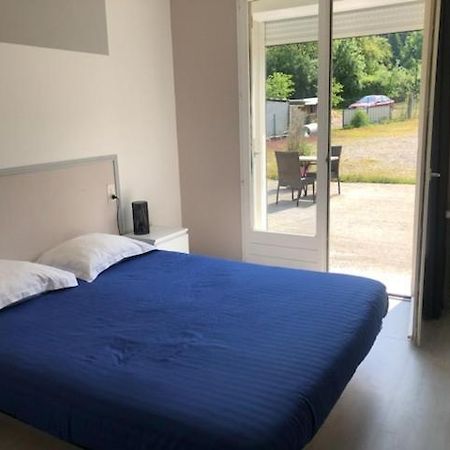 Hotel Bon Accueil Ойонна Экстерьер фото