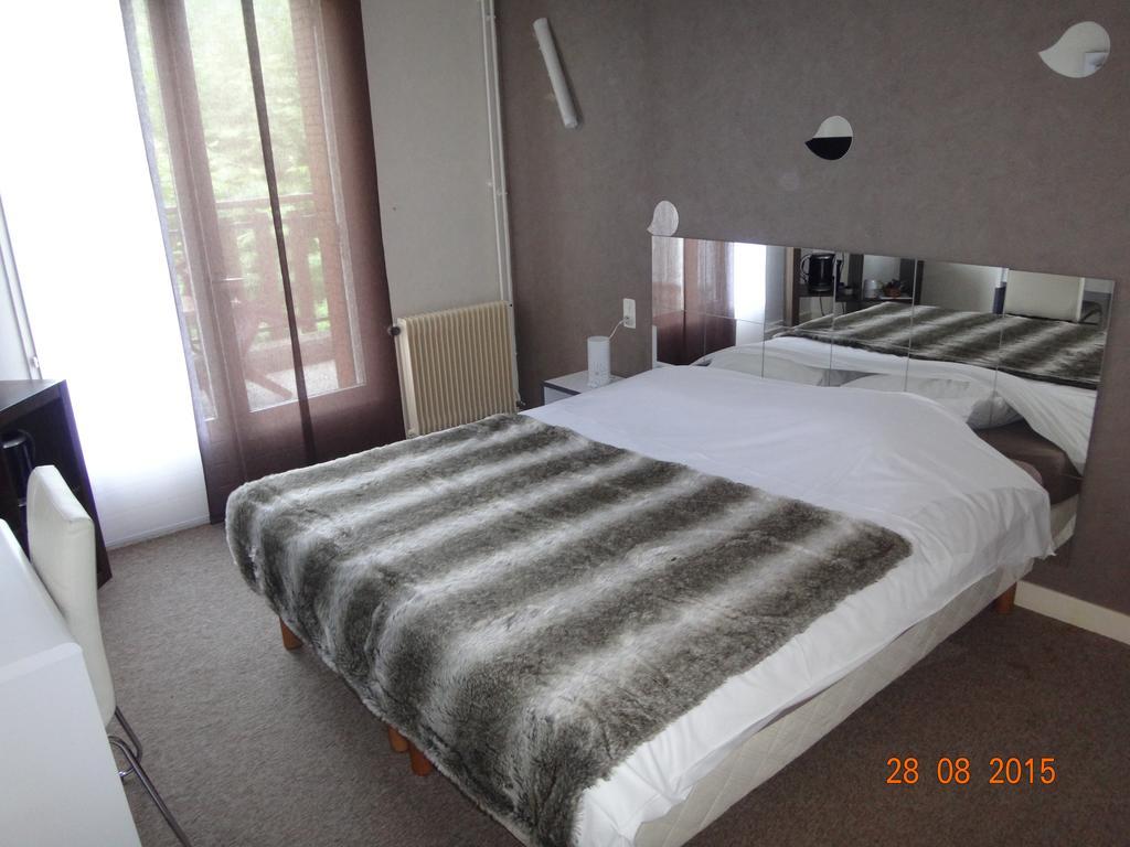 Hotel Bon Accueil Ойонна Номер фото