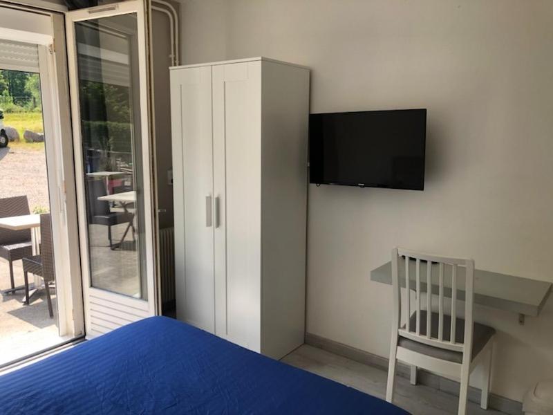 Hotel Bon Accueil Ойонна Экстерьер фото