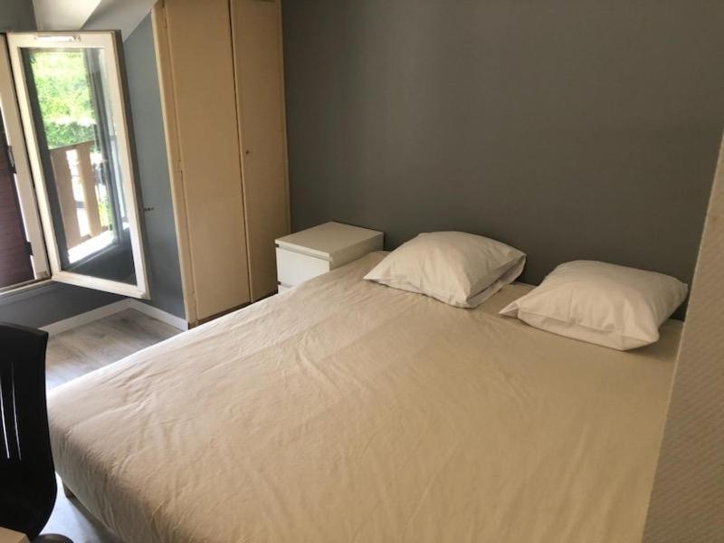 Hotel Bon Accueil Ойонна Экстерьер фото