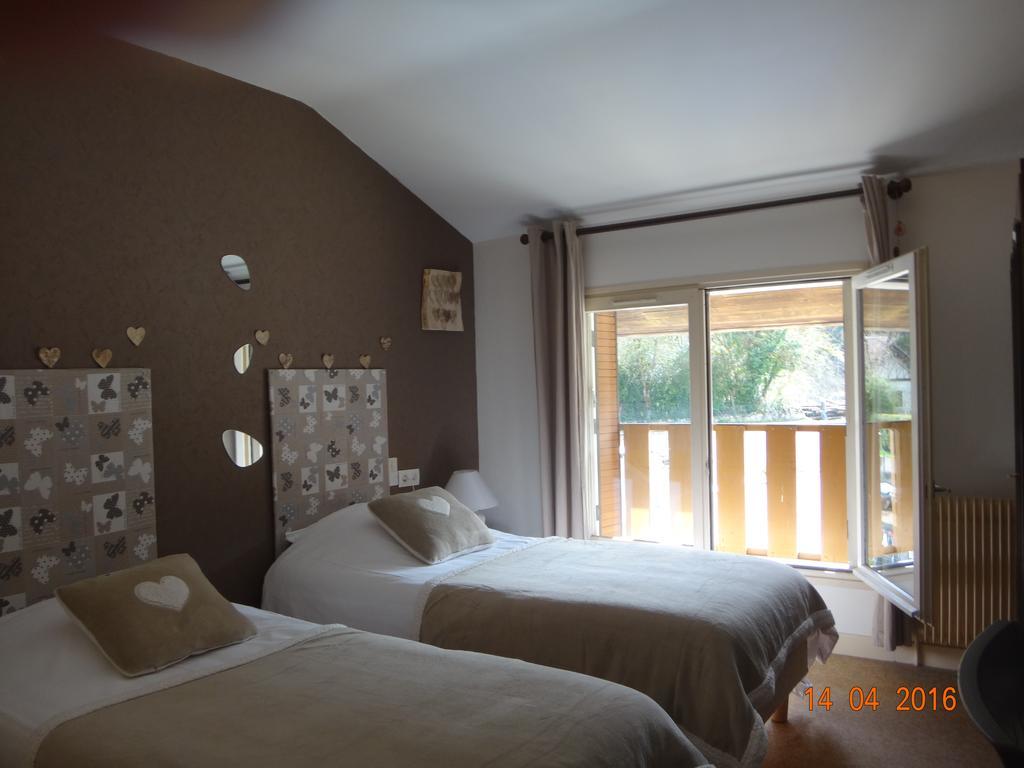 Hotel Bon Accueil Ойонна Экстерьер фото